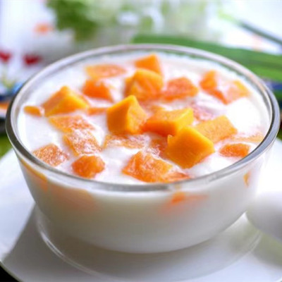 牛奶炖木瓜怎么做好吃，木瓜搭配什么煲汤喝好喝