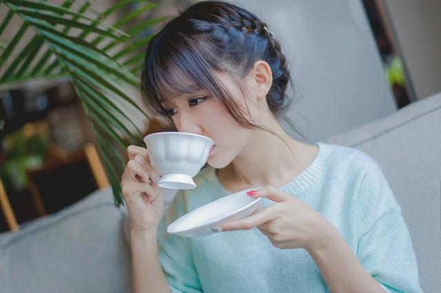 男生眼中可爱女生特点,男生眼中可爱的女生表现行为