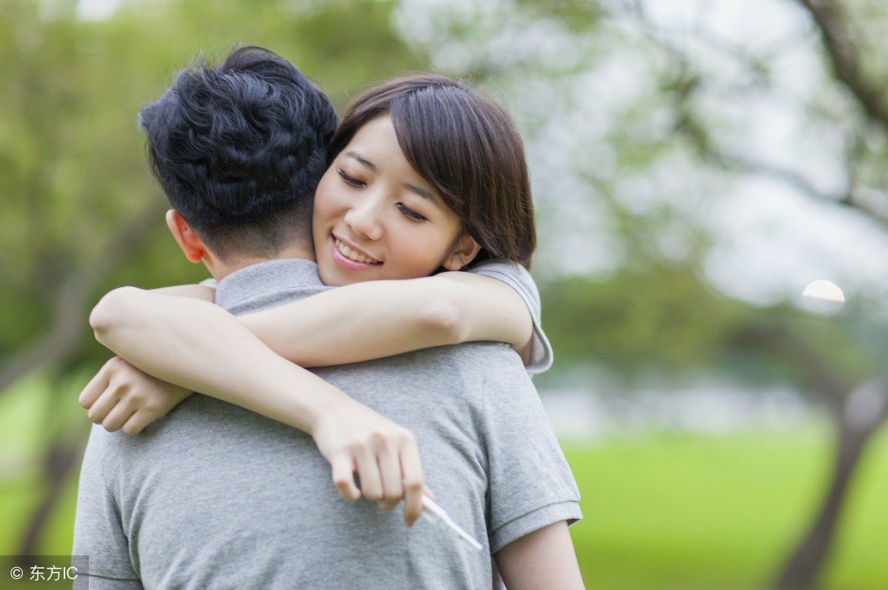 拥抱能拉近人与人之间的关系?不止于此,还有这4个好处
