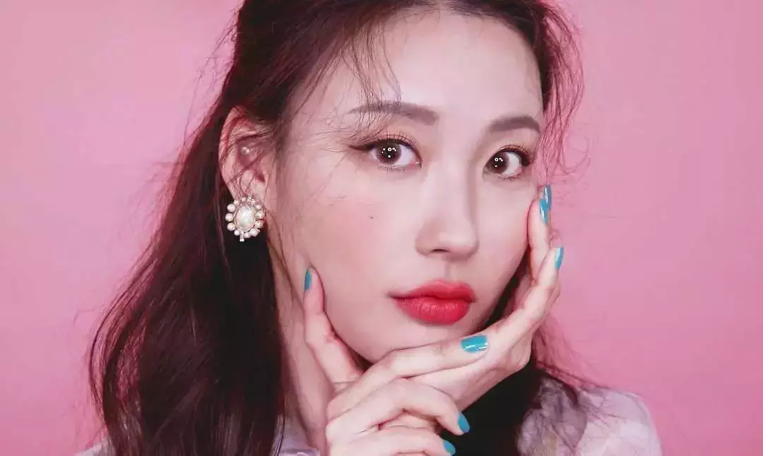 女人浓妆艳抹什么心理 长期素颜不化妆的坏处 528时尚网