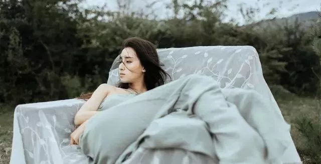 能吸引已婚女人出轨的男人,出轨已婚男人是什么后果呢