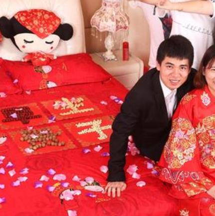 结婚进洞房有什么讲究,儿子结婚母亲能铺床吗