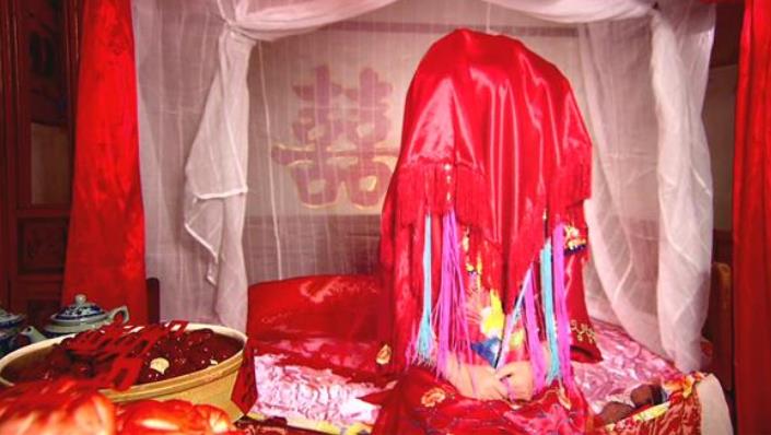 结婚进洞房有什么讲究,儿子结婚母亲能铺床吗