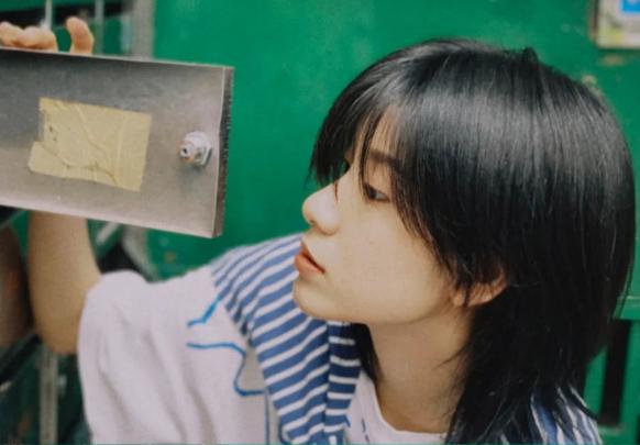 为什么理发店吹的头发很顺,羊毛卷怎么打理才不像爆炸头