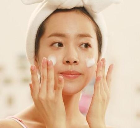 早睡对痘印淡化有用吗,早睡多久皮肤才变好