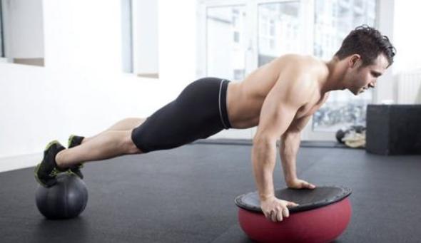 男士臀围多大才是翘臀,男人臀部翘是好事吗