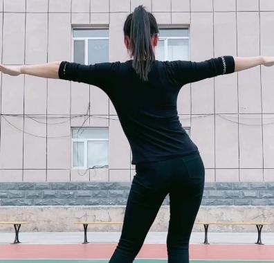 女人经常摆胯对身体的好处,摇胯有什么功效与作用