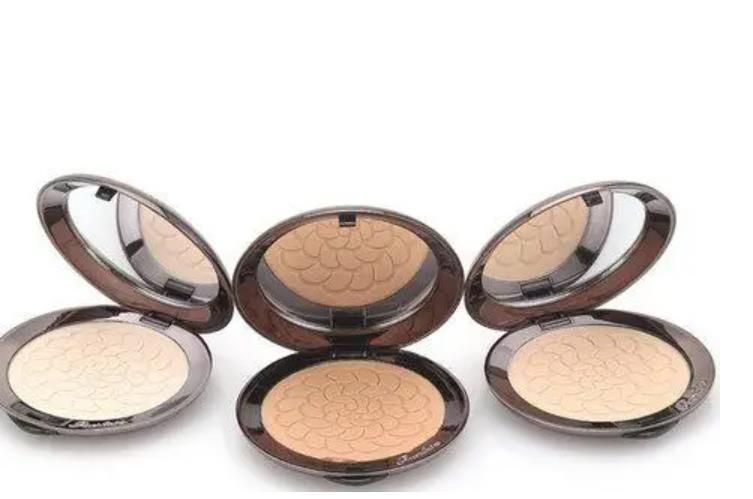 粉饼和散粉什么区别,粉饼和散粉该用哪个