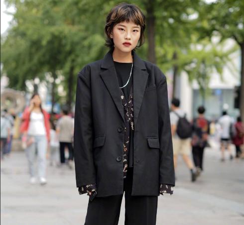 上身胖肩宽厚怎么穿,肩宽的女生穿衣搭配技巧