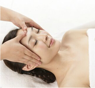 睡前怎样保养皮肤,皮肤怎样不暗沉发黄