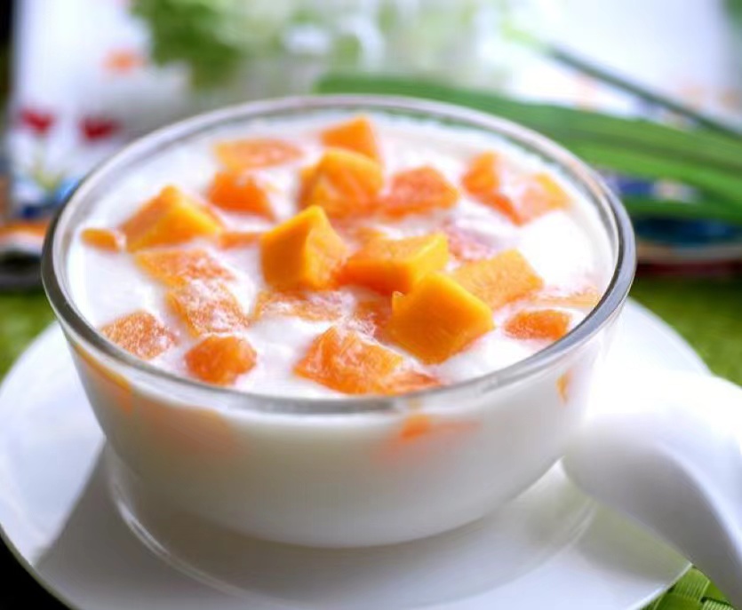 牛奶炖木瓜怎么做好吃，木瓜搭配什么煲汤喝好喝
