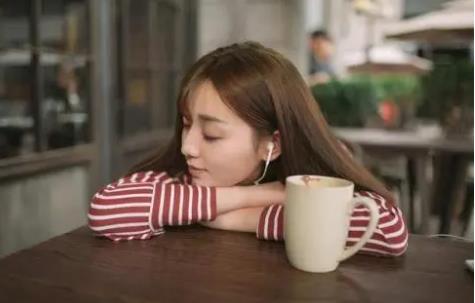 女朋友每天晚上都要跟我语音,是因为很想我吗