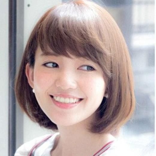 干净利索干练的短发发型女，穿衣服给人一种干练是什么感觉