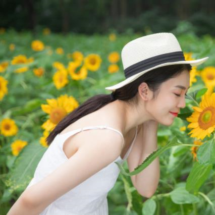 爱插嘴的人是什么性格,跟人说话有人一直插嘴是什么心理