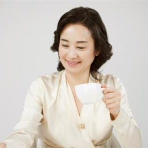 65岁大龄剩女的忠告,女性长期不结婚有危害吗