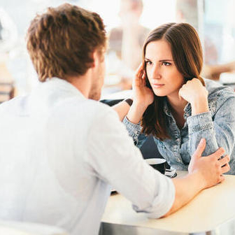 第一次接触女生怎么办,第一次和女生约会适合肢体接触吗