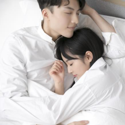 老婆的四个动作让老公爱之入骨,女人的什么动作最吸引男人