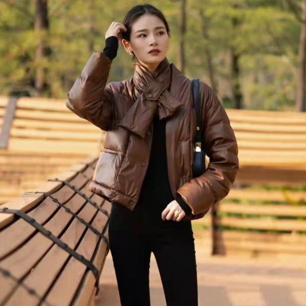 老年人穿什么颜色的羽绒服好看，适合老人穿的羽绒服风格搭配