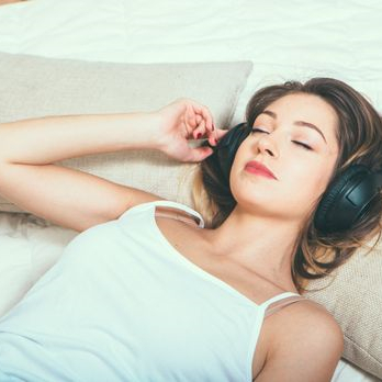 用什么姿势最容易入睡，什么姿势可以快速入睡