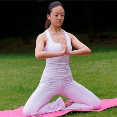 中年女人练瑜伽的利弊，练瑜伽的好处和坏处