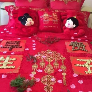 结婚铺床不能请什么人，婚床为什么三年不可以搬