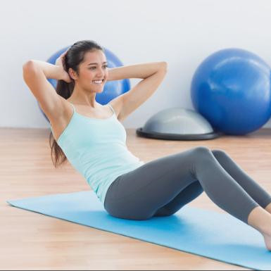 卷腹怎么避免腰部发力，卷腹和仰卧起坐哪个练腹肌效果好