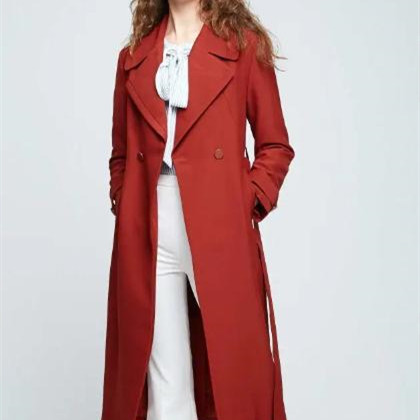 砖红色适合什么肤色，砖红色配什么颜色好看