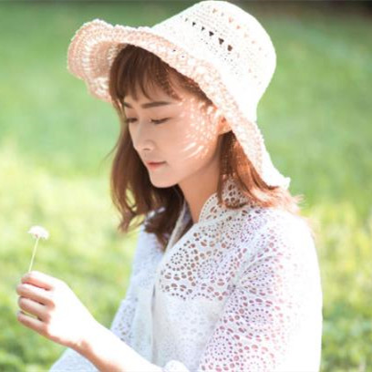 女人一旦爱上你的表现，女生暗示接受你的信号