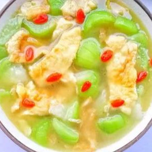 丝瓜鸡蛋汤家常做法，丝瓜鸡蛋汤怎么做奶白色