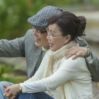 80岁的人还渴望爱情吗，男人80岁还会对女人动心吗