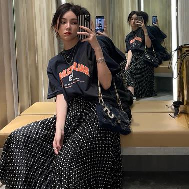 波点裙适合优雅的中年女人吗,波点裙和什么衣服搭配不死板