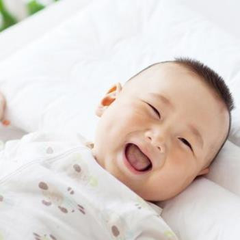 宝宝能不能用枕头，宝宝什么时候可以开始用枕头
