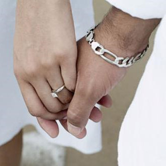 男女交往真的有磁场吗，磁场相互吸引的两个人表现