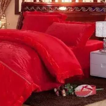 结婚第一天晚上必须睡新床吗，结婚当天晚上必须睡新床吗