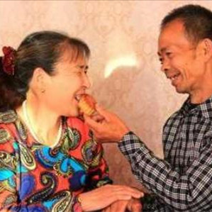 老了有福的女人属相，女人大腿粗不直有福吗