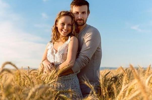 一男一女cp图片，肉麻夫妇图片