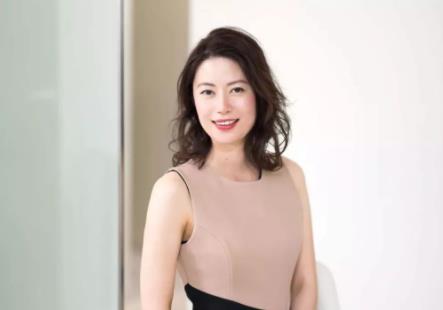 四十岁女人齐肩发发型