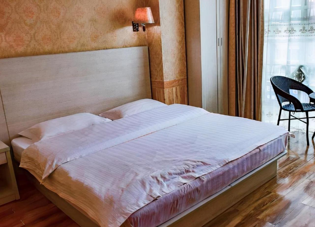 老年夫妻睡多大床合适