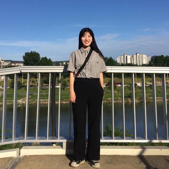 微胖女生穿搭难?穿衣技巧来助力,一键提升你的魅力值