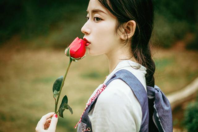 长期不换头像的女人,从来不换头像的女生说明什么