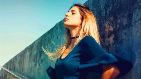 再婚女人最怕前夫什么,离婚后前夫还要求住一起怎么办