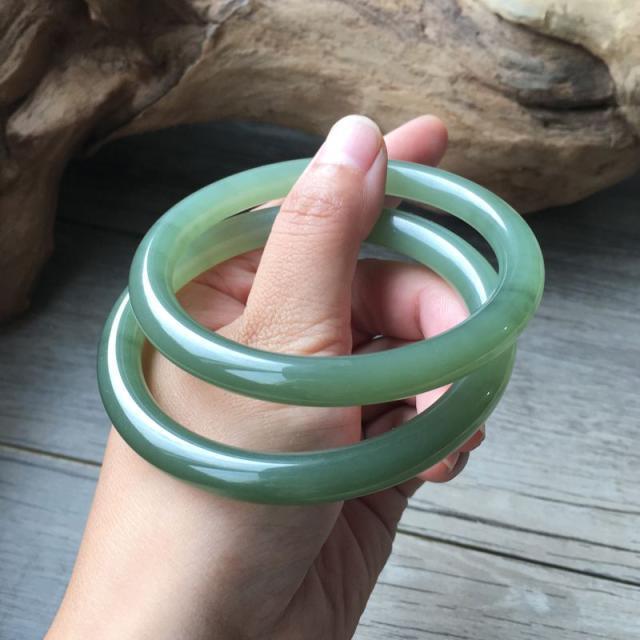 你是什么性格?从你佩戴的玉镯就能看出来,5种玉镯5种性格