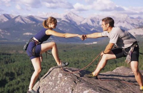 新婚夫妻每天晚上吵架，怀孕后老公天天晚上抱着手机玩