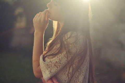 男女间互相暗恋的墨菲定律感情,怎么知道别人暗恋你墨菲定律