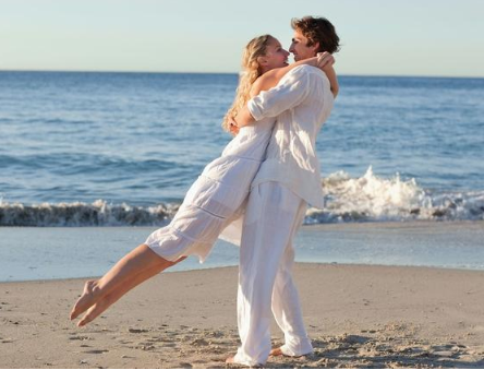 男人越疼老婆家里越旺,越有本事的男人就越疼老婆