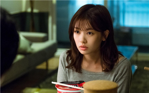 两个人互相暗恋的小细节，紧张的兴奋让人心痒