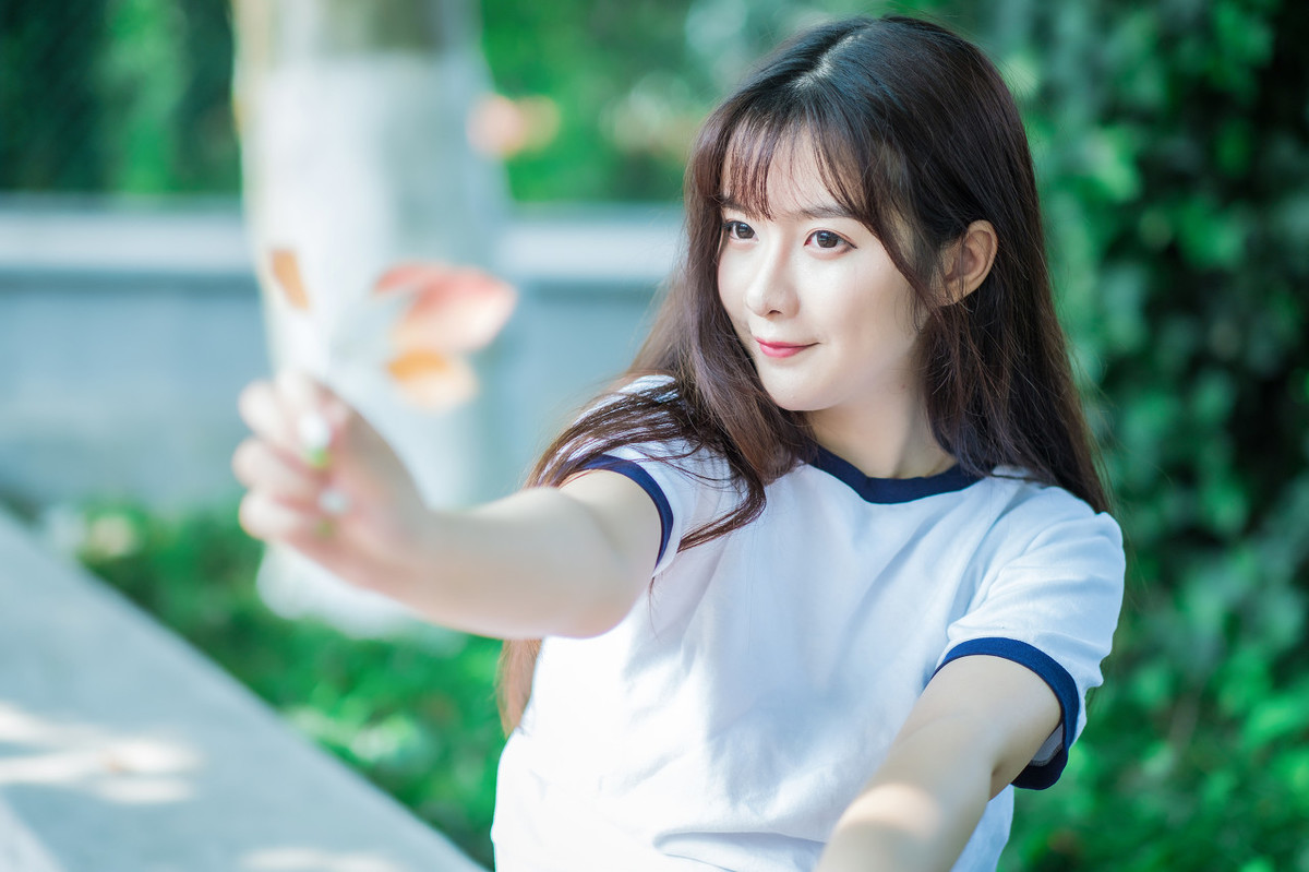 已婚女人,对你动了情,会给你这4种暗示