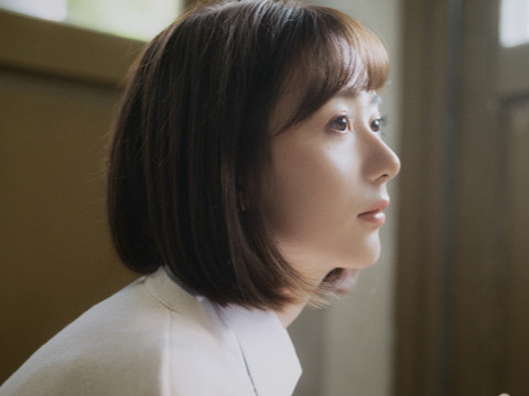 女人想把自己“交给”你,就会有这些情不自禁的“意动”行为!