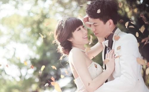 新婚第一天，婆婆就让我洗衣服，晾干后送到她房间，她上来就骂
