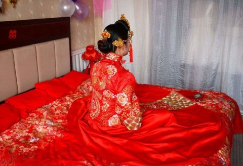 新婚第一天老公让老婆洗衣服，新婚那天婆婆要媳妇洗衣服